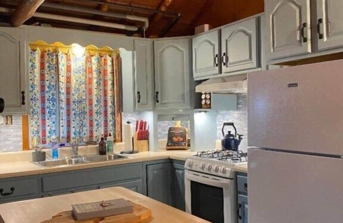 Kalkaska House | Charming cabin on a private lake - ALL SEASONS