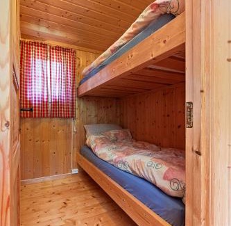 Midsund House | Charming cabin retreat by the coast in Midsund