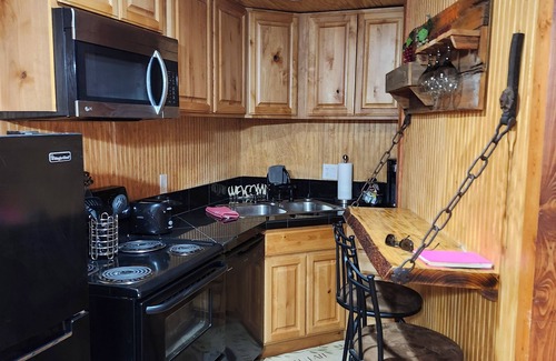 Show Low Cabin | Charming cabin with WiFi and AC in delightful Show Low