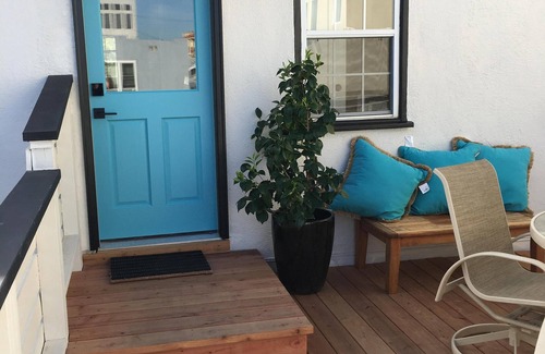 Huntington Beach House | Charming, California Coastal newly renovated unit 60 steps to the sand