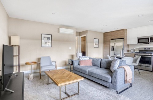 Campbell Apartment | Charming Campbell 1BR w/W/D, Pool, Gym, walk to WF + TJ, by Blueground