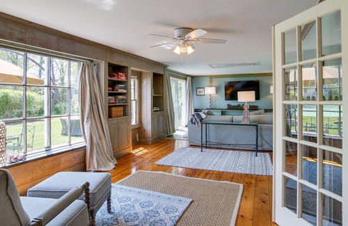 Hyannis House | Charming Cape Cod Home < 1 Mi to Ocean & Marina!
