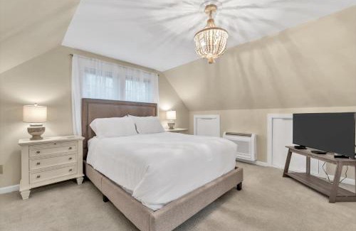 Cataumet House | Charming Cape Cod Retreat in Bourne