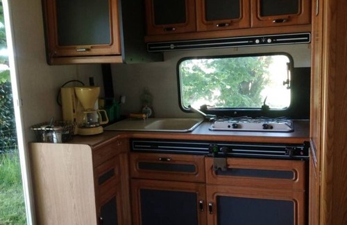 Marray House | CHARMING CARAVAN IN "SIXTIES" MODE