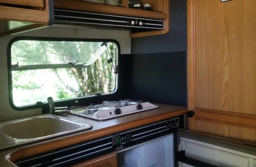 Marray House | CHARMING CARAVAN IN "SIXTIES" MODE