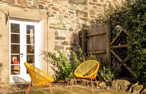 Comrie Cottage | Charming Cardoon Cottage in beautiful village
