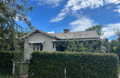 Wagga Wagga Villa | Charming Central Cottage Wagga Wagga
