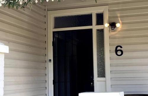 Wagga Wagga Villa | Charming Central Cottage Wagga Wagga