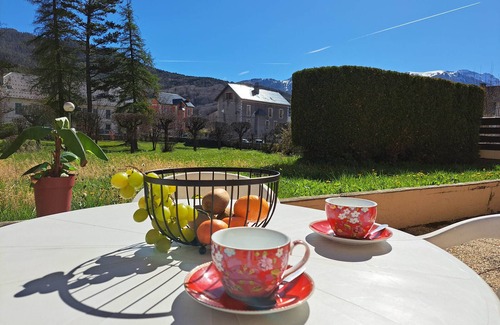 Barcelonnette Apartment | Charming Central T2 Apartment with Terrace and Private Garage in Barcelonnette