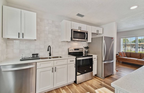 Egypt Lake-Leto House | Charming Centrally Located, 3 bedroom house!