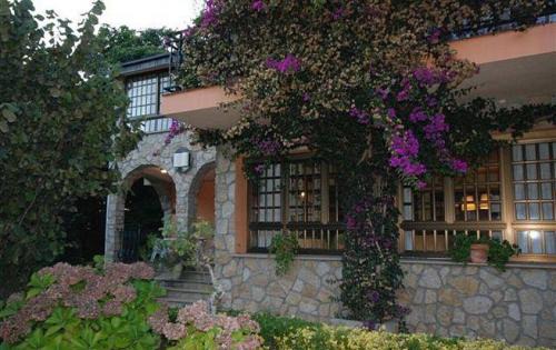 O Grove Ski Chalet | Charming Chalet in San Vicente del Grove with Sea View