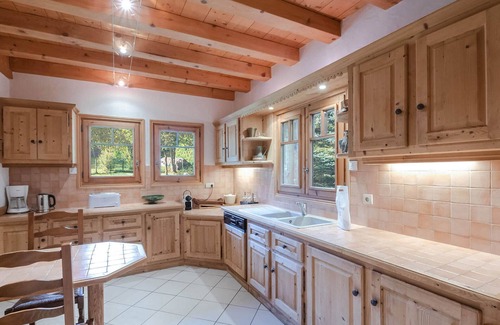 Les Tines Ski Chalet | Charming chalet in Chamonix, 6 bedrooms, garden, parking, wifi