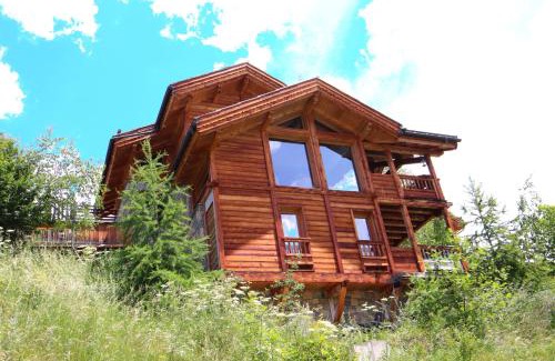Vars Ski Chalet | Charming Chalet w/Mountain & Slope Views, Jacuzzi