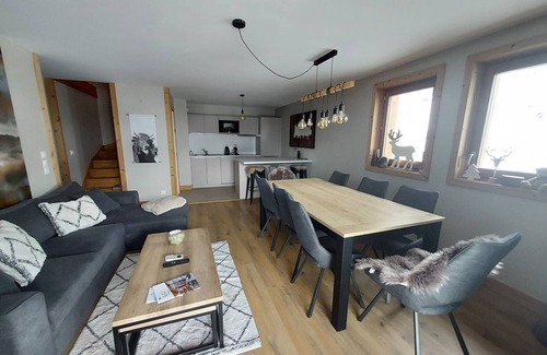 Valmorel Ski Chalet | Charming Chalet with Hotel Services, 3 Bedrooms, Terrace, Parking, and WiFi