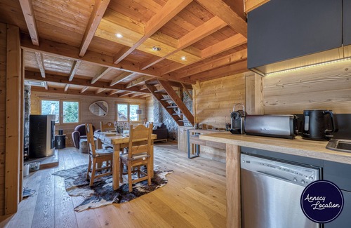 Bluffy Ski Chalet | 🏡 Charming Chalet with Pool – Between Lake and Mountains in Bluffy