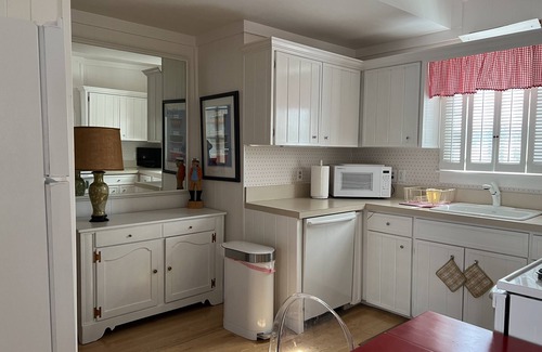 Charlevoix House | Charming Charlevoix Downtown Cottage - Weekly - Ideal Location with Central Air