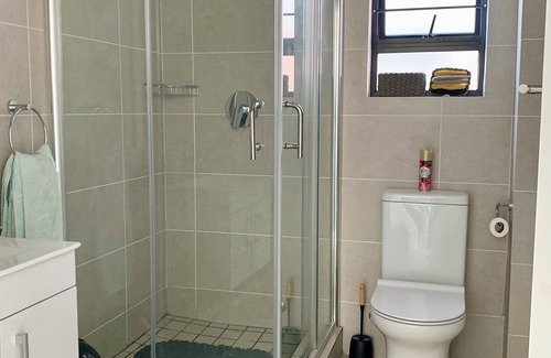 Greater Johannesburg Metropolitan Area Apartment | Charming City Apartment with Modern Comforts perfect for an urban retreat