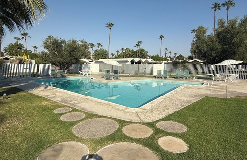 Araby Condo | Charming Classic Mid-Century - South Palm Springs