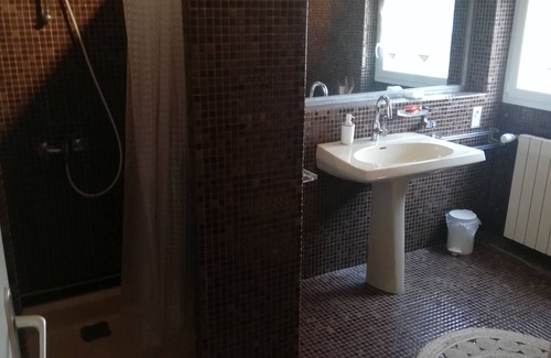 Saint-Lon-les-Mines Bed & Breakfast | Charming cottage for 10 people with garden, swimming pool and jacuzzi