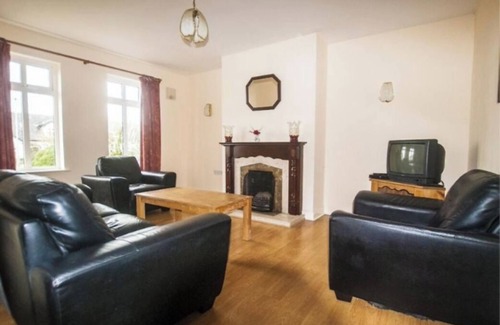 Enniscrone House | Charming Coastal 3-bedroom house in Enniscrone