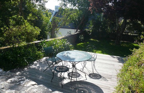 Locmaria House | Charming Coastal Cottage: Steps from Samzun Beach, Fireplace, Garden, Fully Equipped Kitchen