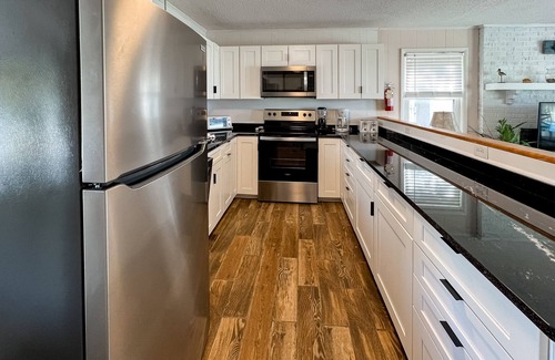 Emerald Isle Apartment | charming coastal dog friendly apartment near the beach
