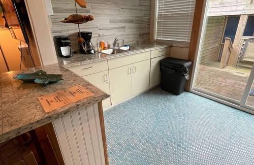 Galveston Condo | Charming Coastal Retreat