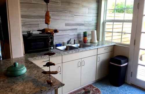 Galveston Condo | Charming Coastal Retreat