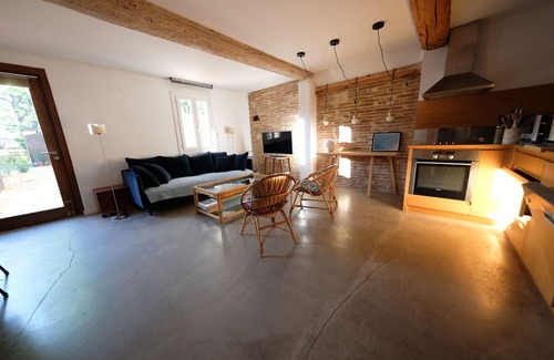 Perpignan House | Charming comfortable cottage for 8 people near the beaches and the center city.
