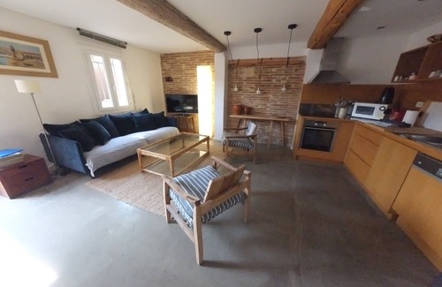 Perpignan House | Charming comfortable cottage for 8 people near the beaches and the center city.