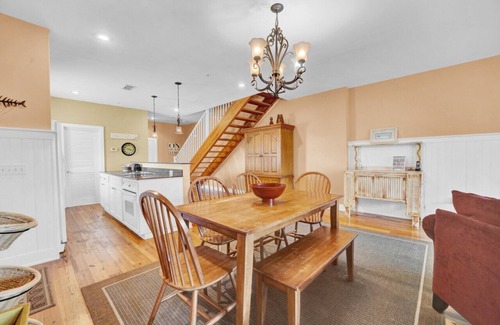 Cape San Blas Condo | Charming Condo in Cape San Blas with Amazing Views, Pool, Hot Tub, and Beach Access – Sleeps 7!