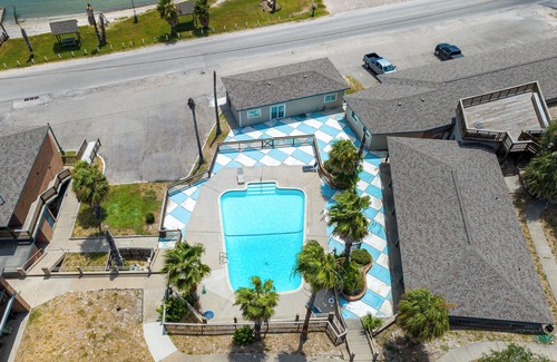 Fulton Condo | Charming condo in tranquil Rockport-Fulton with waterfront view, a quiet retreat