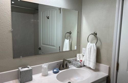 Fulton Condo | Charming condo in tranquil Rockport-Fulton with waterfront view, a quiet retreat