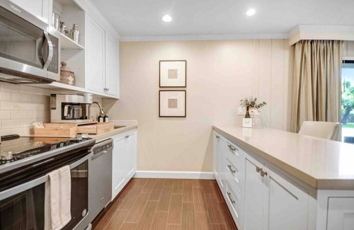 Napa Condo | Charming Condo: King Bed, Pool Access, 2 Patios