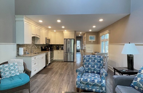 Glen Arbor House | Charming Condo on Crystal River/Quiet Retreat Near Glen Arbor