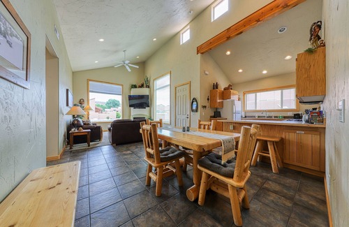 Moab South Valley House | Charming Condo with Mountain Views and Seasonal Pool & Hot Tub - Close to Town
