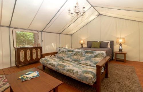 Copperhill House | Charming Copperhill Accommodation Ideal for Glamping in Tennessee