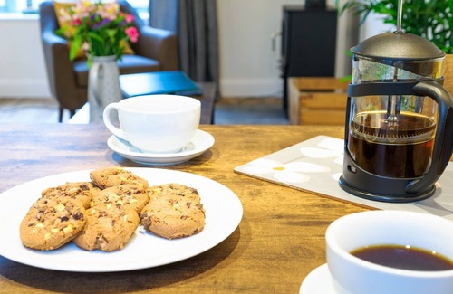 Falmouth Cottage | Charming Cornish cottage with private hot tub/shared pool, nr Falmouth/Helford