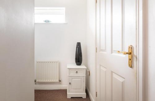 Staple Hill Apartment | Charming Cosy Coach House in Fishponds Bristol