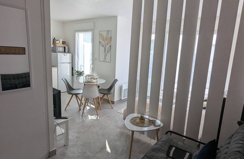 Ferrieres-en-Brie Apartment | Charming, cosy studio