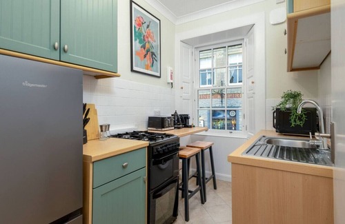 Auchengray Apartment | Charming & Cosy: Your Cambusbarron Getaway