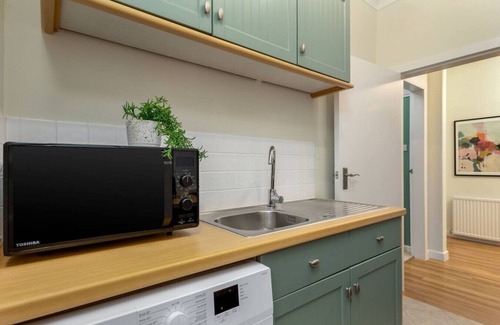 Auchengray Apartment | Charming & Cosy: Your Cambusbarron Getaway