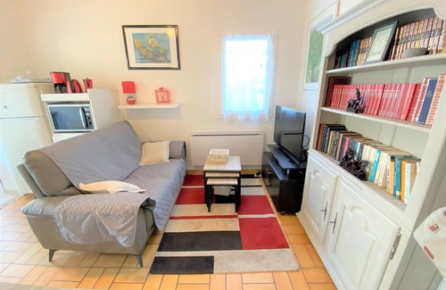 La Tranche-sur-Mer House | Charming Cottage with Garden, Near Beach & Town - La Tranche-sur-Mer