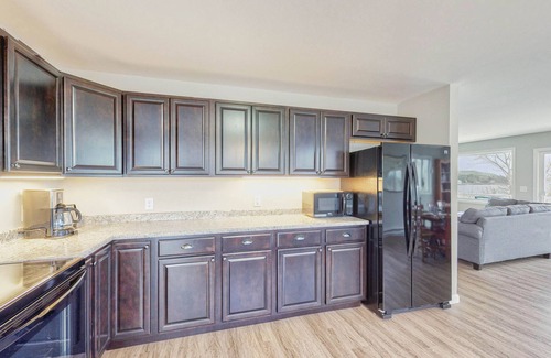 Manset House | Charming cottage with grill, private deck, and stunning ocean views