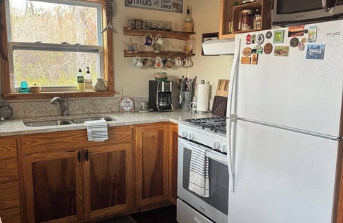 St. Simons Island Cottage | Charming cottage with AC, WiFi, relaxing decks in soothing St. Simons Island