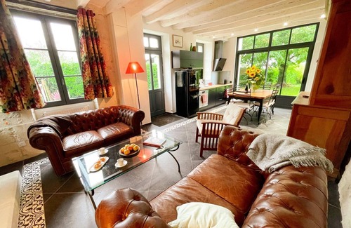 Avon-les-Roches Cottage | Charming cottage in Touraine with garden, near Loire castles