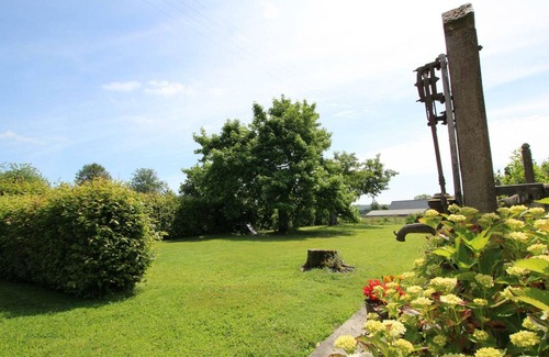 Cerisy-la-Salle Cottage | Charming cottage with garden, fireplace, and modern amenities in peaceful rural setting
