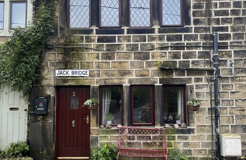 Hebden Bridge Cottage | Charming Cottage 15 Mins From Hebden Bridge