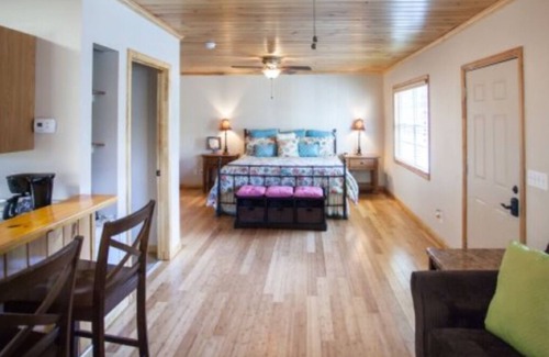 Blue Ridge Cottage | Charming Cottage at Willow Creek Falls & Vineyard in Blue Ridge, GA