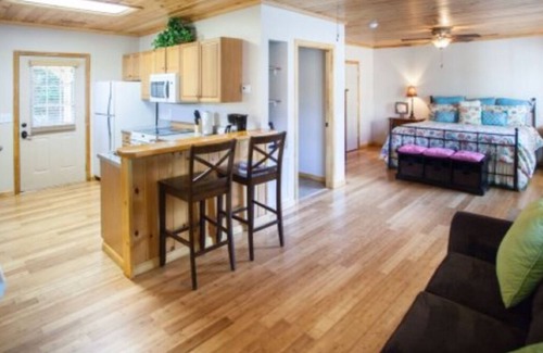 Blue Ridge Cottage | Charming Cottage at Willow Creek Falls & Vineyard in Blue Ridge, GA